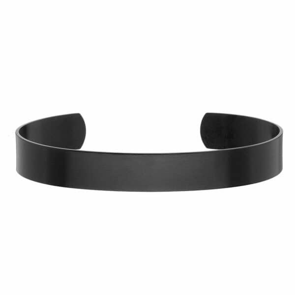 Ce bracelet manchette noir pour homme est un accessoire élégant et moderne qui ajoutera une touche de style à n'importe quelle tenue. Fabriqué en acier inoxydable de haute qualité, ce bracelet est à la fois durable et résistant à la corrosion, assurant ainsi sa longévité et sa beauté intemporelle. Avec sa bande métallique fine, ce bracelet offre un look minimaliste et sophistiqué qui conviendra à tous les hommes à la recherche d'un accessoire discret mais élégant. Que ce soit pour une occasion spéciale ou pour un usage quotidien, ce bracelet manchette noir est un choix polyvalent qui complétera parfaitement votre style.